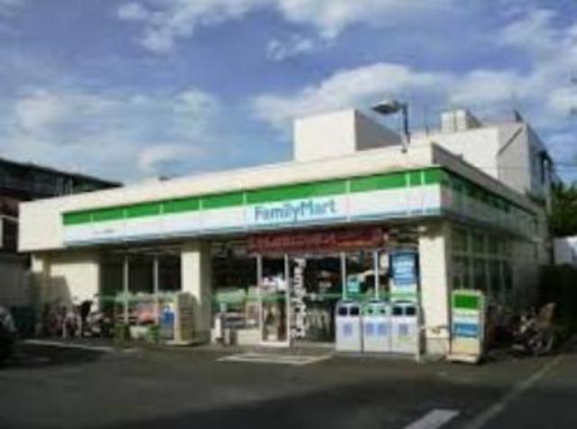 コンビニ　ファミリーマートまるいし祖師谷店（コンビニ）まで191m