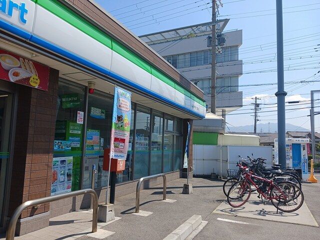 コンビニ　ファミリーマート富田林甲田店様（コンビニ）まで794m