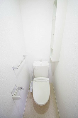 トイレ　温水洗浄便座付き