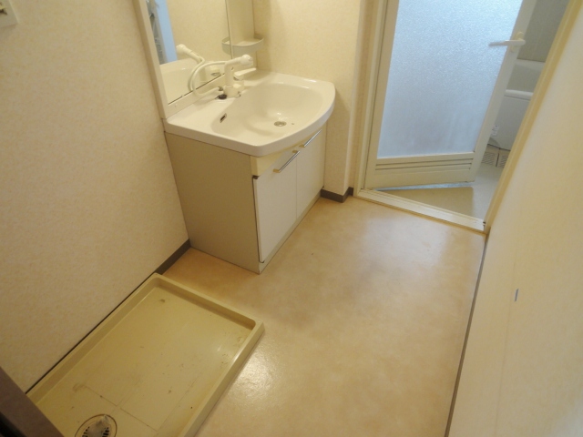 洗面設備　同物件別号室のものです。