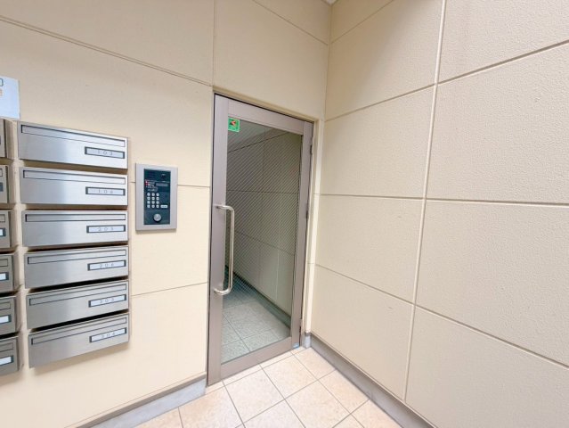 エントランス　綺麗なエントランスです。