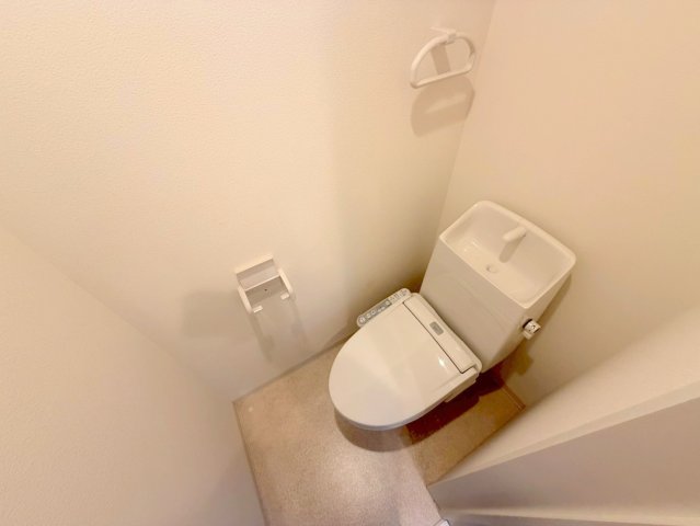 トイレ　綺麗なトイレにはウォシュレット標準装備です。