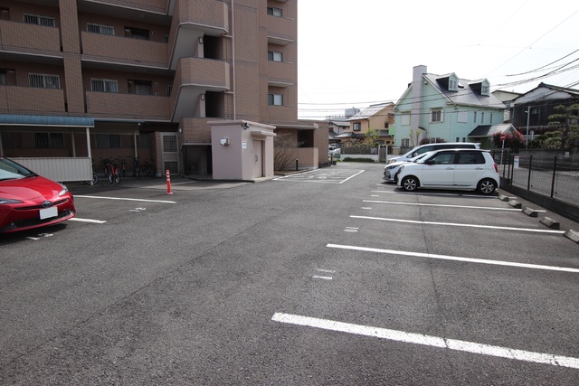 駐車場　駐車場（要空き確認）