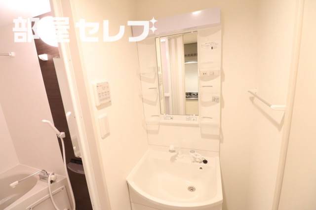 洗面設備　毎朝の支度もラクラク