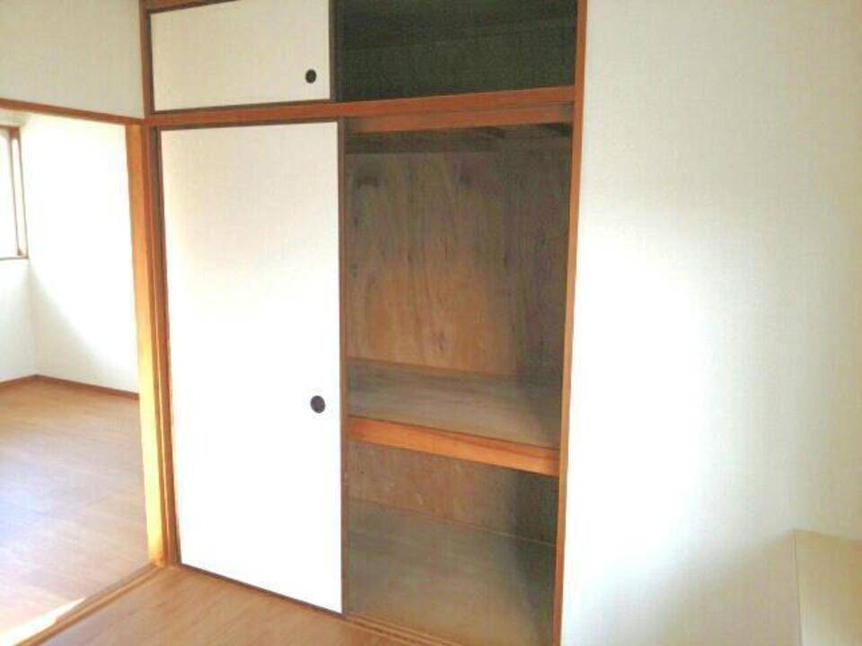収納　押入れ