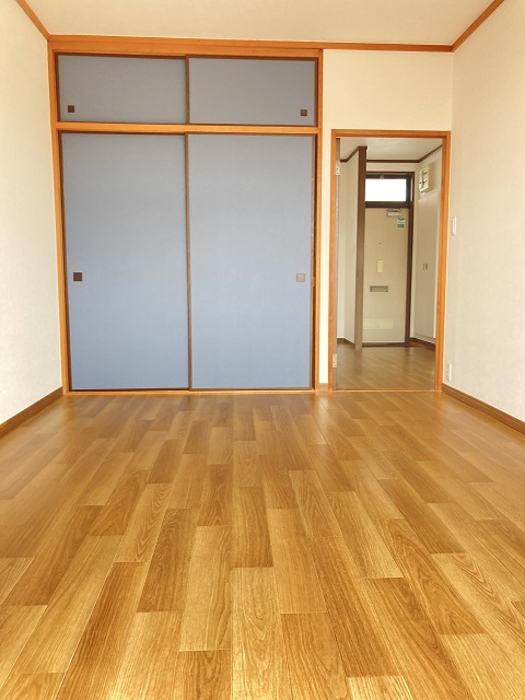 その他部屋・スペース　南向洋室6帖　　明るい室内