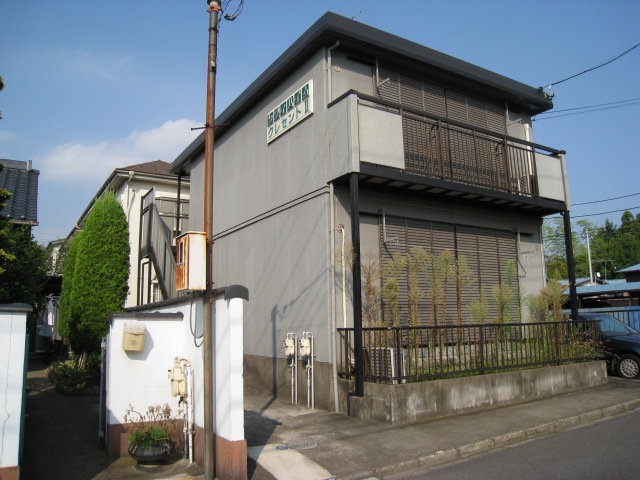 駐車場　敷地内駐車場　4，400円