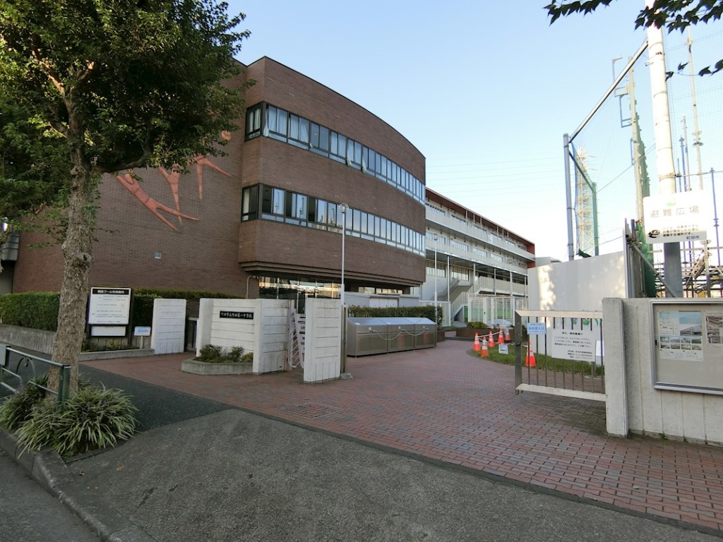 中学校　町田市立町田第一中学校（中学校）まで197m