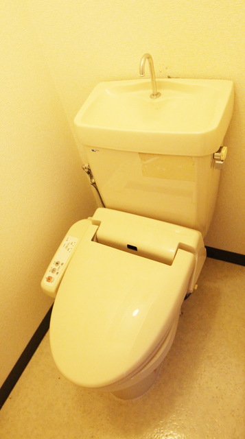 東北新幹線 郡山駅 徒歩28分 7階建 築37年のトイレ写真