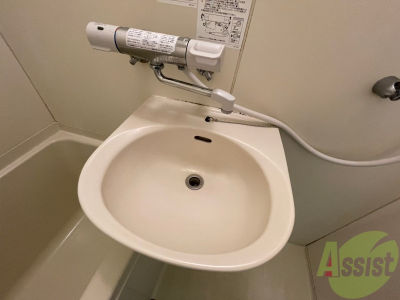 洗面設備　洗面台です。お湯の調整などもしやすそうです。