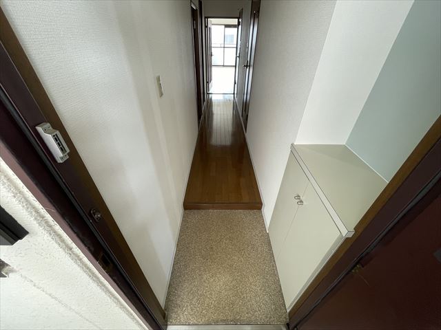 玄関　※同建物別部屋の写真になります。