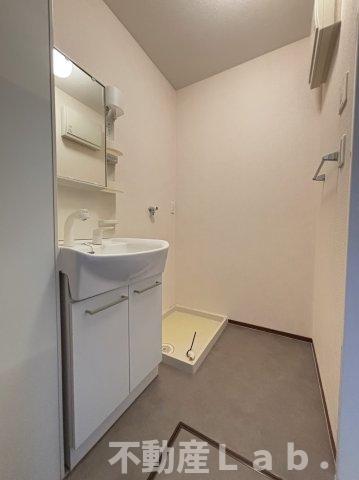 洗面設備　※同一建物別号室のお写真です。