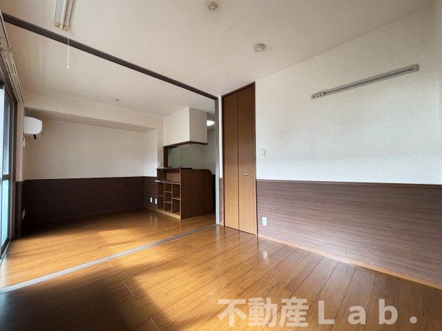居室・リビング　※同一建物別号室のお写真です。