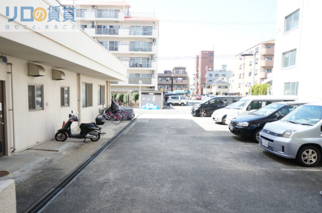 駐車場　駐車場