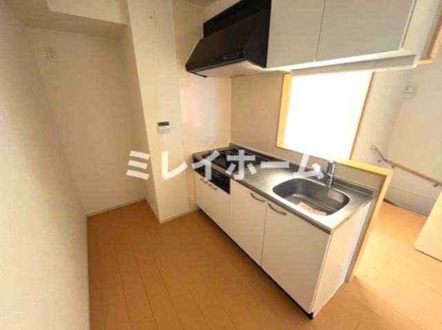 キッチン　同建物内、別のお部屋の参考写真になります。