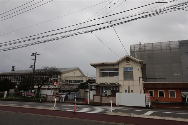 小学校　大久保小学校（小学校）まで753m