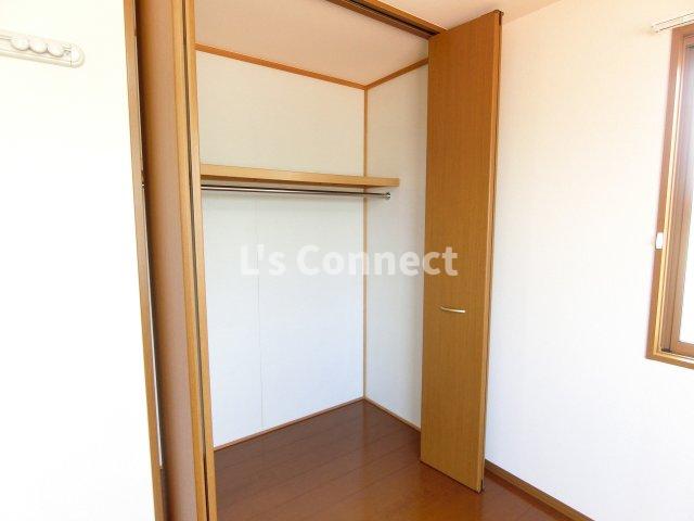 収納　クローゼットでお荷物もすっきり収納。