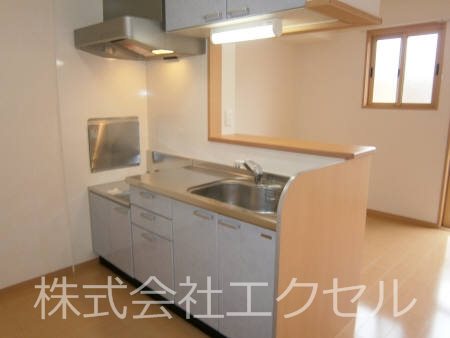 キッチン　（同建物別室の写真です。）