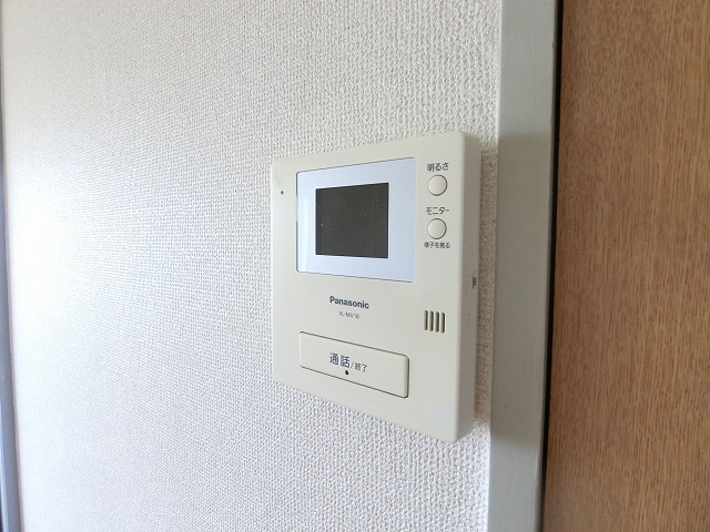 セキュリティ　防犯対策に有効なカメラ付きインターホン！突然の来客にもバッチ