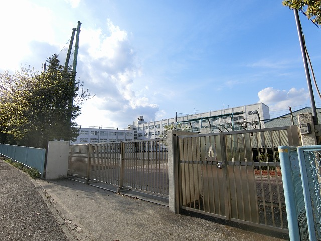 小学校　横浜市立すみれが丘小学校（小学校）まで84m