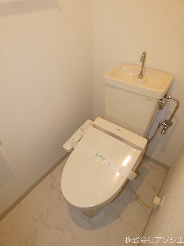 トイレ　ウォシュレット便座