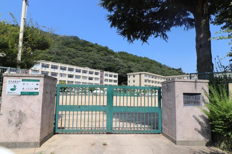 中学校　山田中学校（中学校）まで1200m