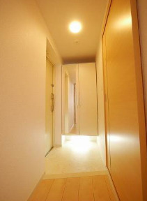 玄関　収納もある玄関です