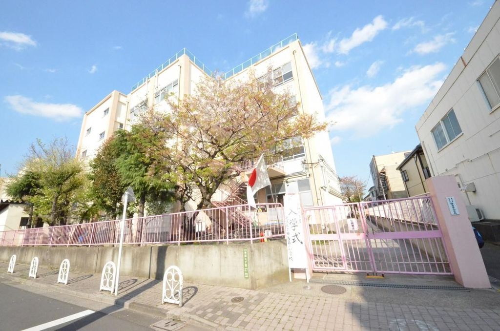 小学校　足立区立梅島第二小学校（小学校）まで730m