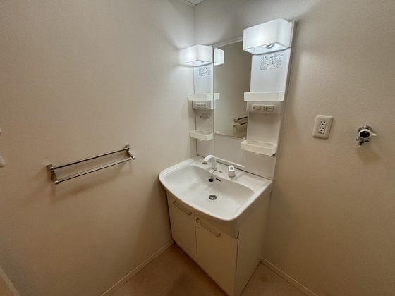 洗面設備　※別部屋の写真です