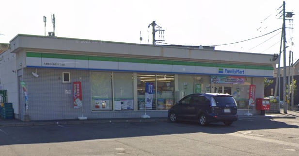 コンビニ　ファミリーマート札幌南24条西14丁目店（コンビニ）まで417m