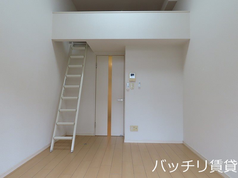 居室・リビング　画像は同型タイプの為現状を優先致します。