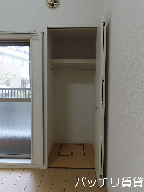 収納　画像は同型タイプの為現状を優先致します。
