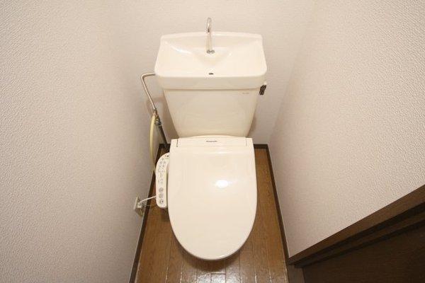 トイレ　リフォーム中のため、写真は別部屋です。
