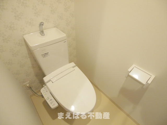 トイレ　温水洗浄便座　※写真別部屋