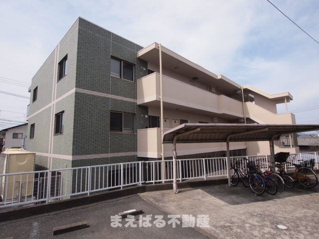 建物外観　通学にも便利なオートロック付きマンションです。
