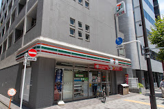 コンビニ　セブンイレブン 日本橋人形町3丁目店（コンビニ）まで181m