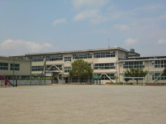 小学校　市立長良西小学校（小学校）まで400m