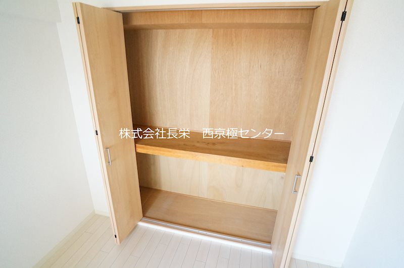 収納　洋室6帖