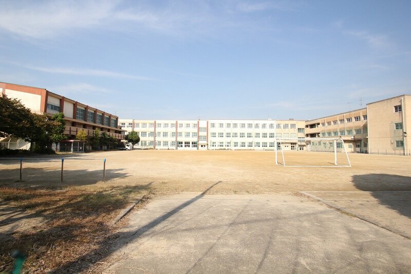 小学校　名古屋市立千成小学校（小学校）まで320m