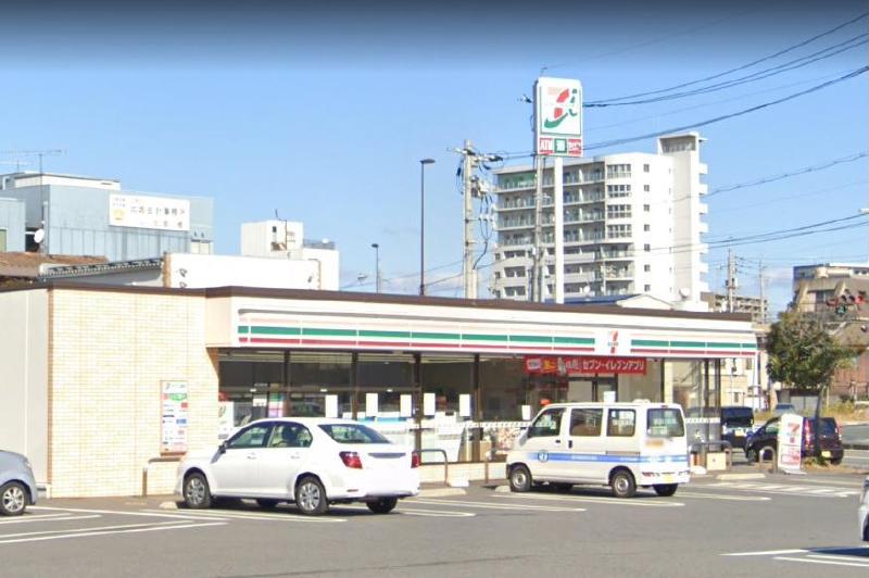 コンビニ　セブンイレブン宇部新町店（コンビニ）まで260m