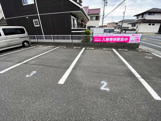 駐車場　駐車場
