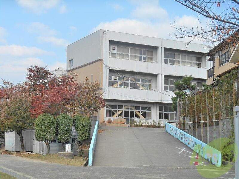 中学校　第三中学校（中学校）まで280m