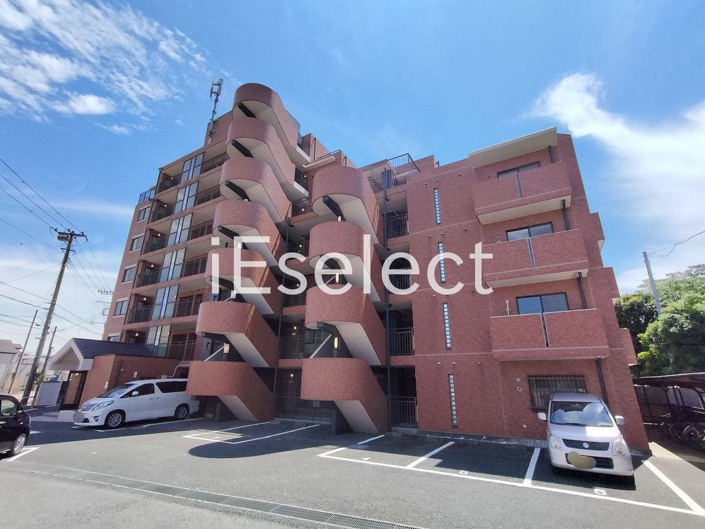 建物外観　一度是非ご見学頂きたいリノベーション物件です。