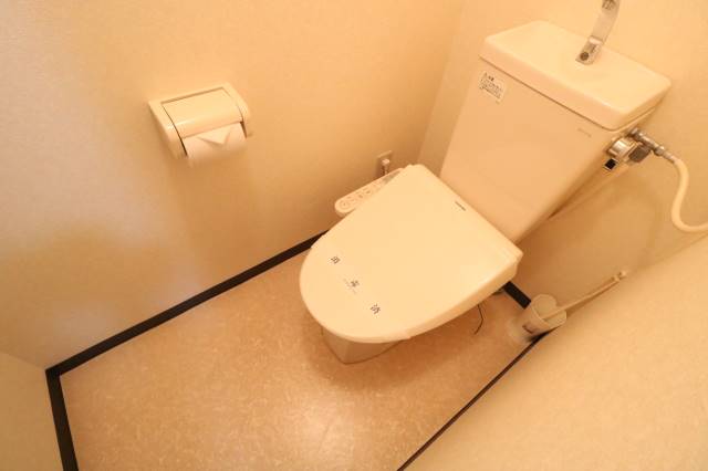 トイレ　トイレ、ウォシュレット付き！