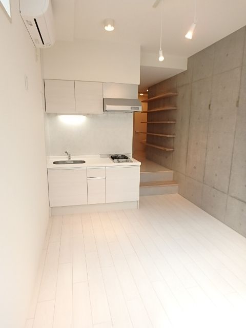 その他　カッコイイ打ちっぱなしです