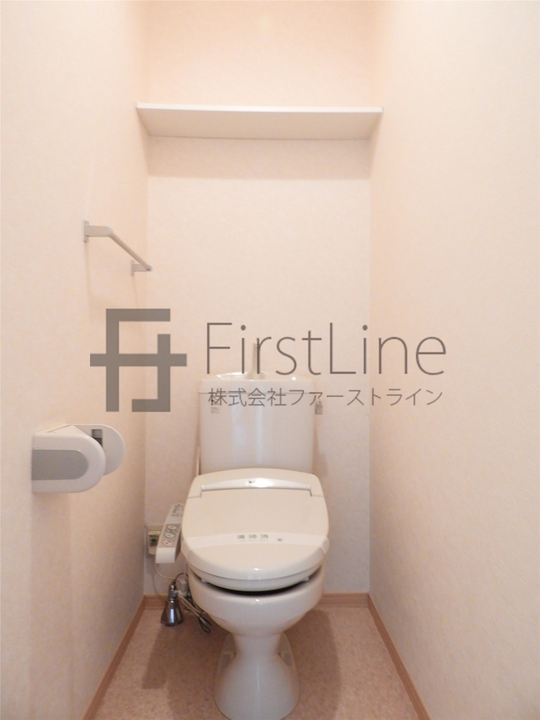 トイレ　別号室の写真です