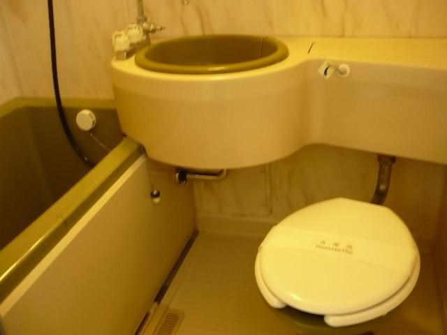 トイレ　別部屋参照
