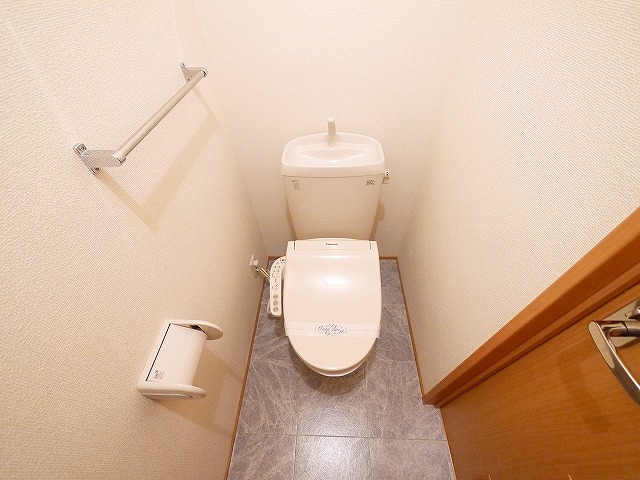 トイレ　コンパクトで使いやすいトイレです