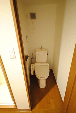 トイレ　お電話でお問合せのお客様を対象に初期費用割引中。