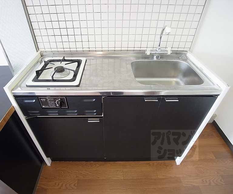 キッチン　１口コンロ装備のまとまったキッチンです